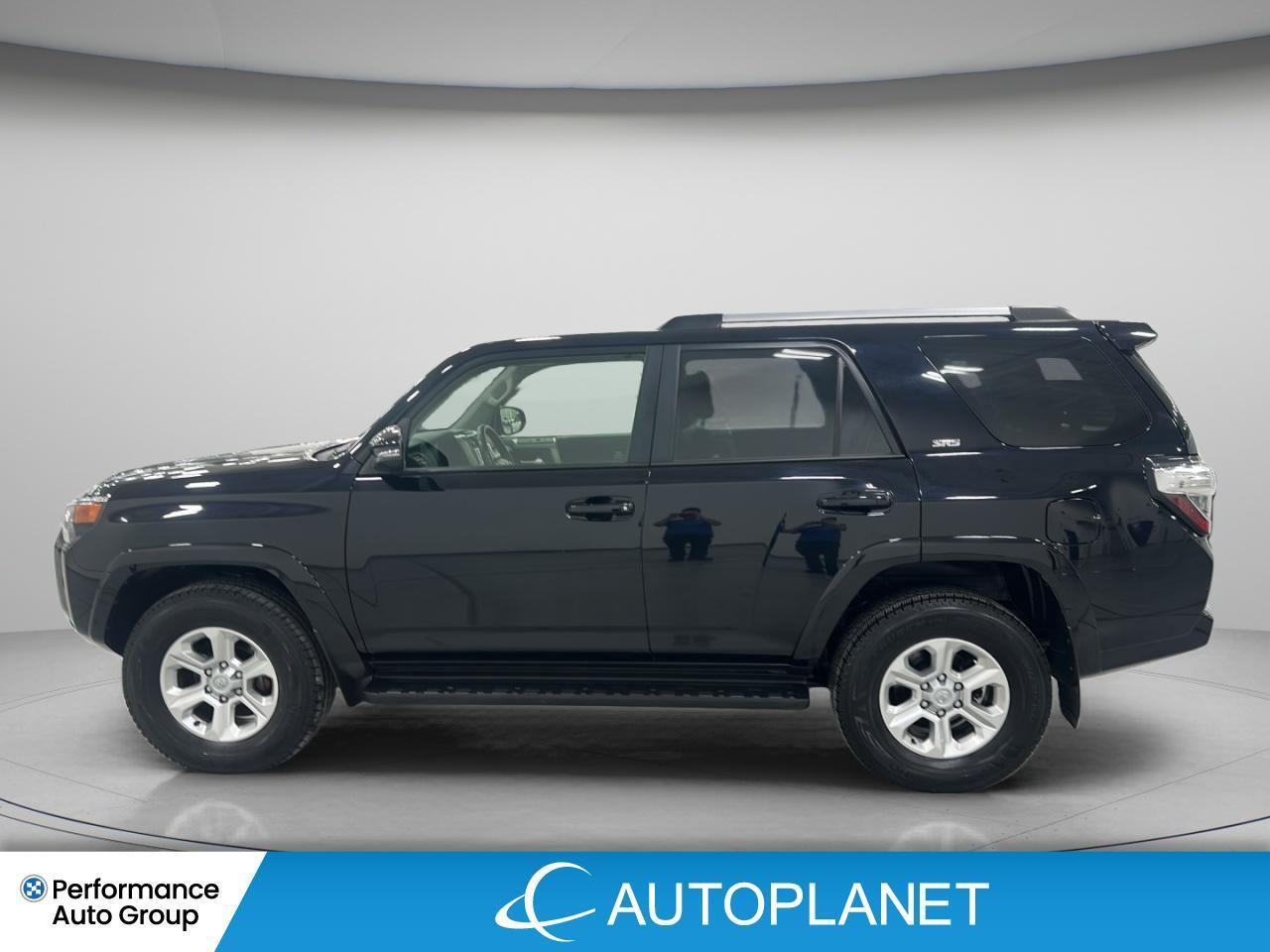 2023 Toyota 4Runner SR5 4x4, Back Up Cam, Heated Seats, Bluetooth! Photo