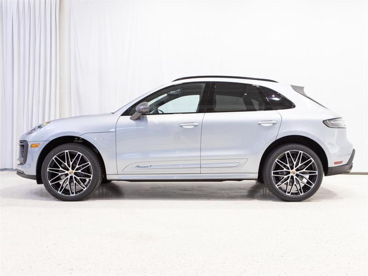 2026 Porsche Macan T AWD Photo