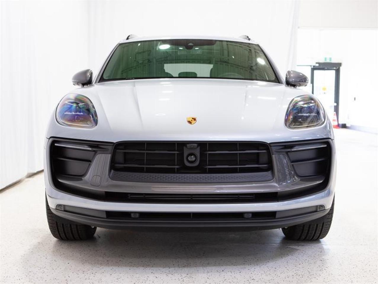 2026 Porsche Macan T AWD Photo