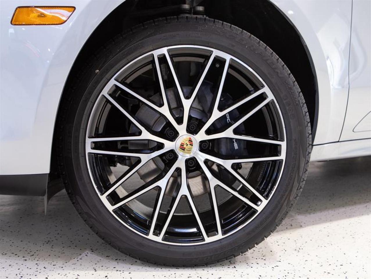 2026 Porsche Macan T AWD Photo