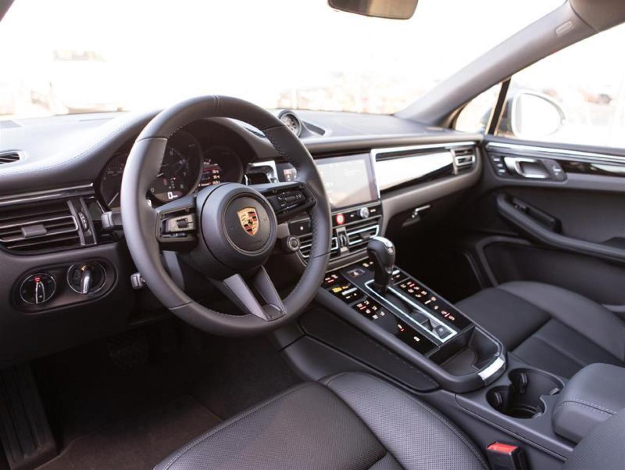 2026 Porsche Macan T AWD Photo