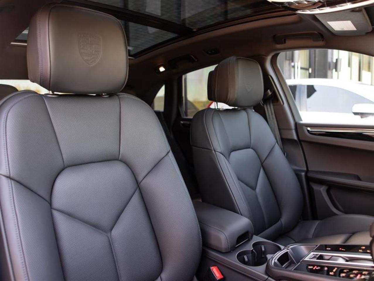 2026 Porsche Macan T AWD Photo