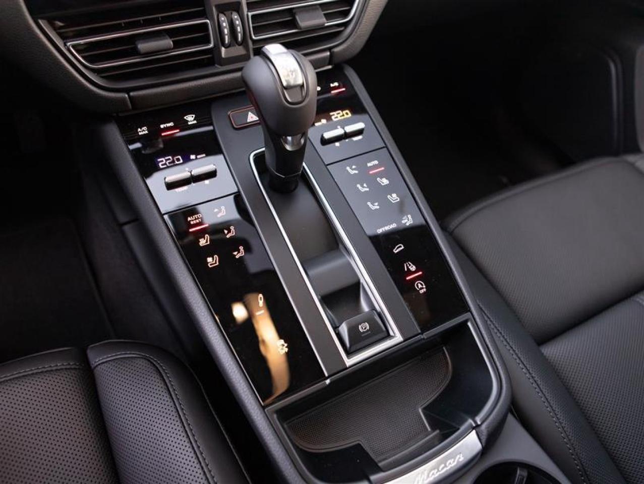 2026 Porsche Macan T AWD Photo