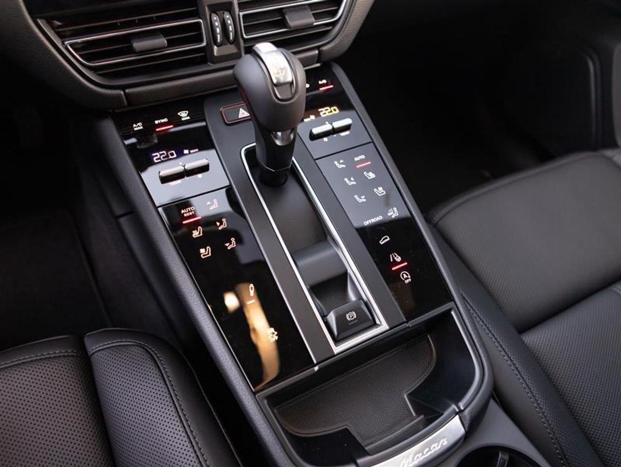 2026 Porsche Macan T AWD Photo