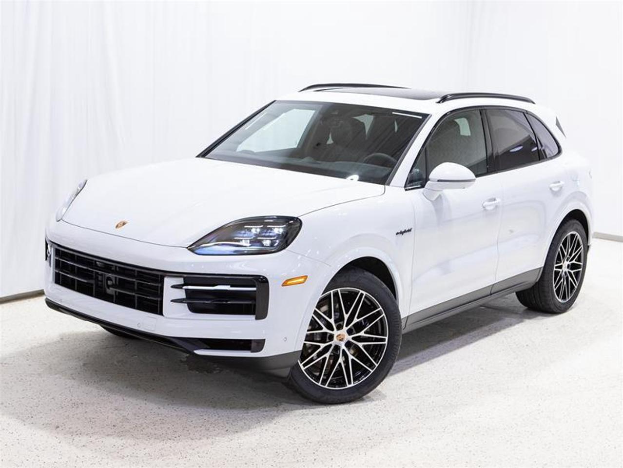 2026 Porsche Cayenne e-Hybrid AWD Photo