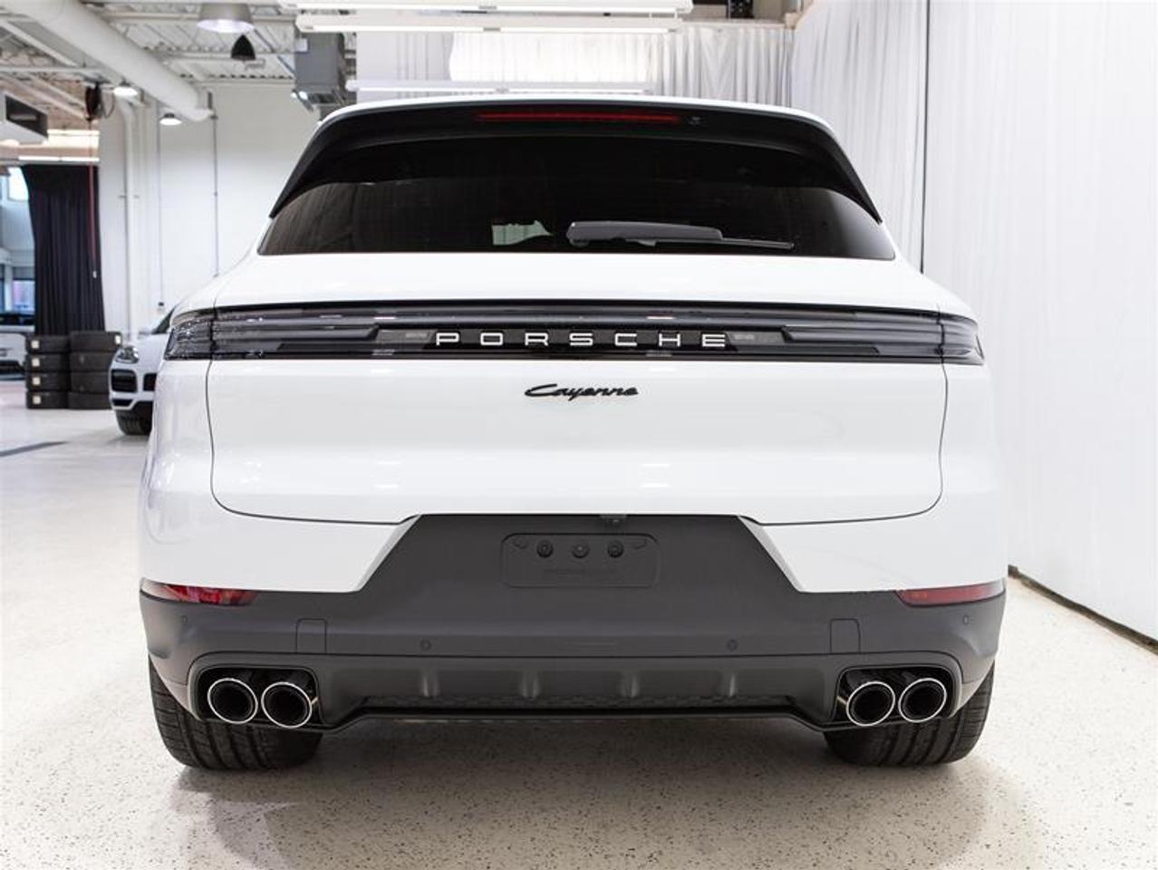 2026 Porsche Cayenne e-Hybrid AWD Photo