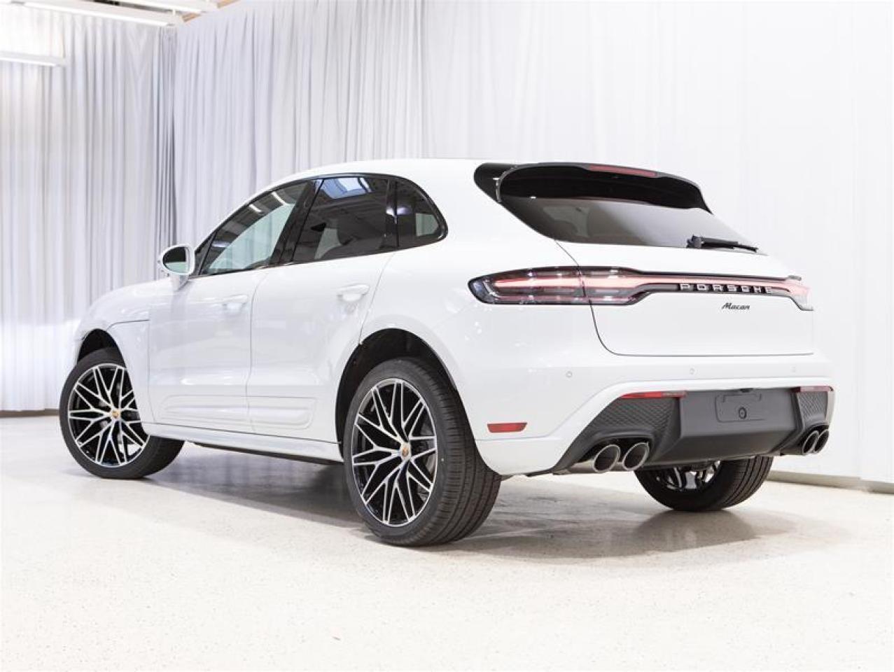 2026 Porsche Macan AWD Photo2