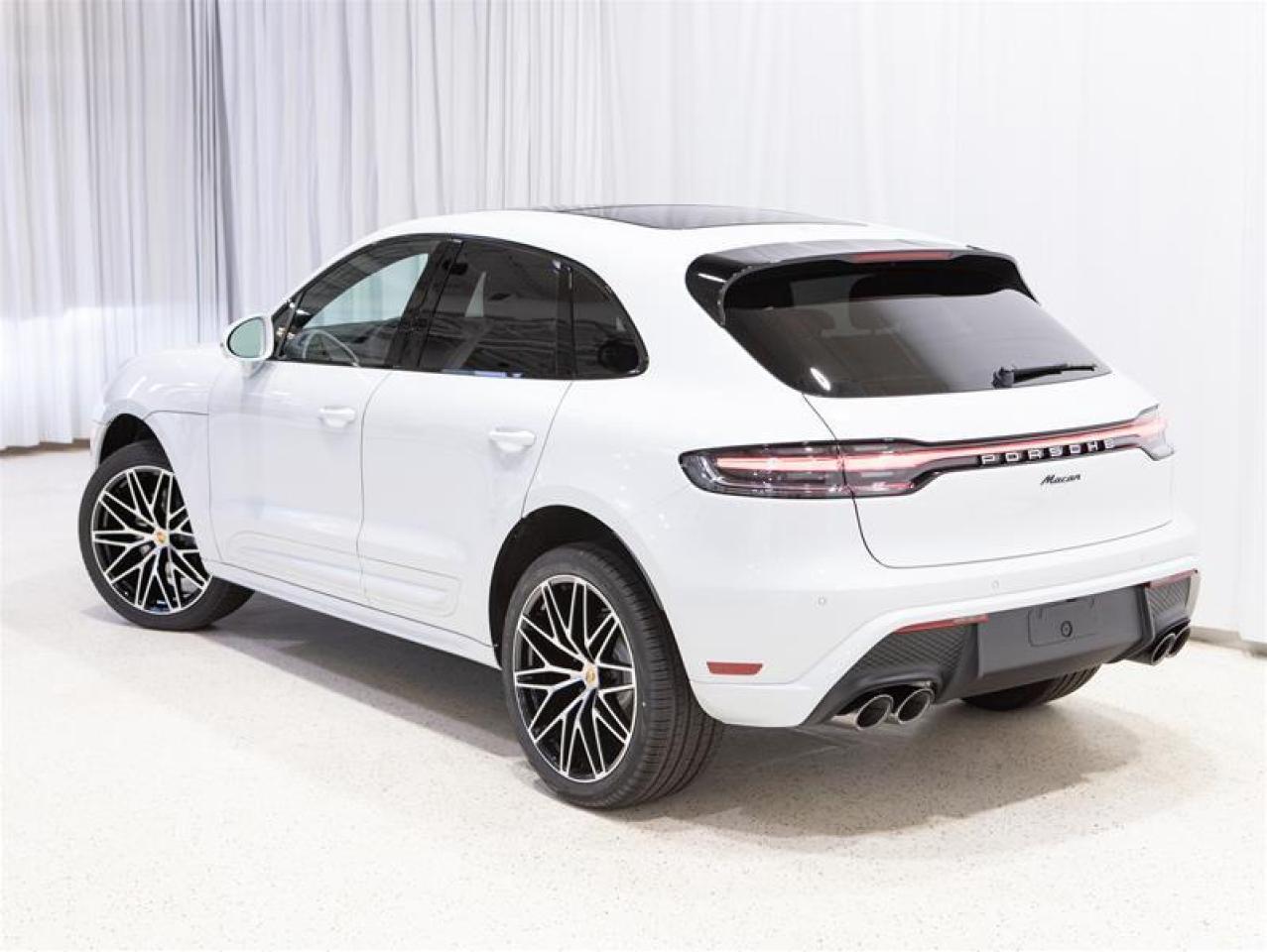 2026 Porsche Macan AWD Photo3