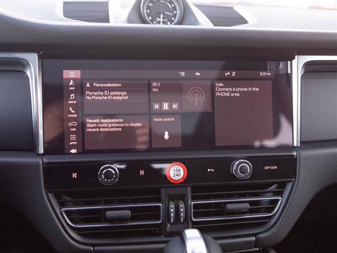 2026 Porsche Macan AWD Photo