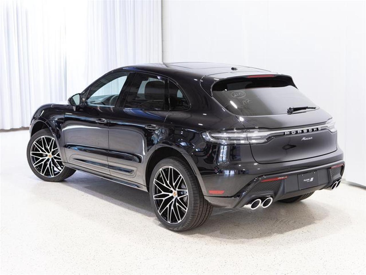 2026 Porsche Macan AWD Photo