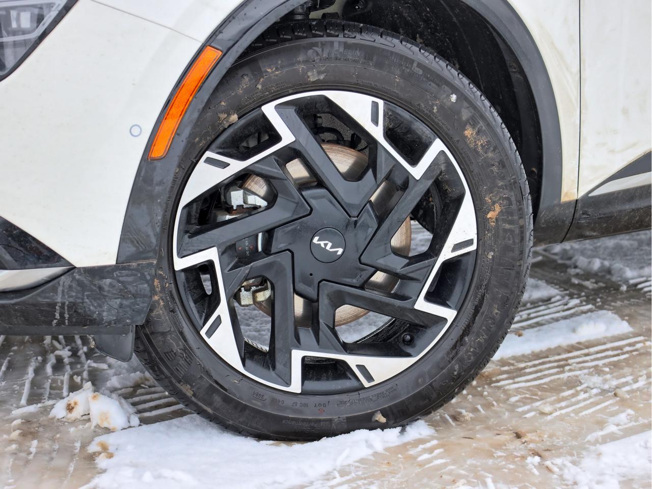 2025 Kia Sportage Plug-In Hybrid SX AWD   Blindview Monitor   Digital Cluster Photo