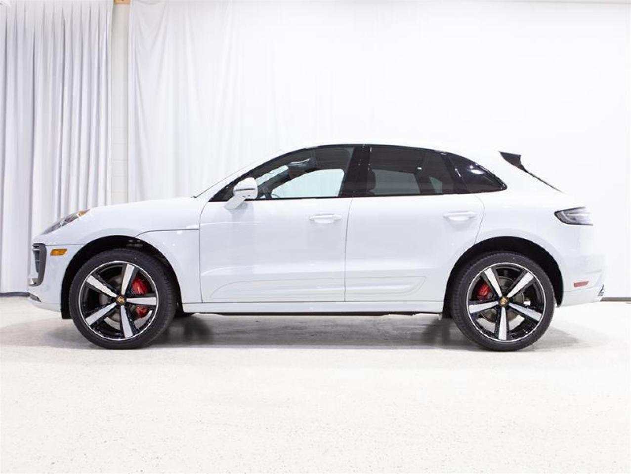 2026 Porsche Macan S AWD Photo4