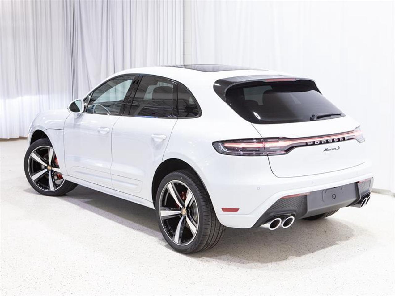 2026 Porsche Macan S AWD Photo3