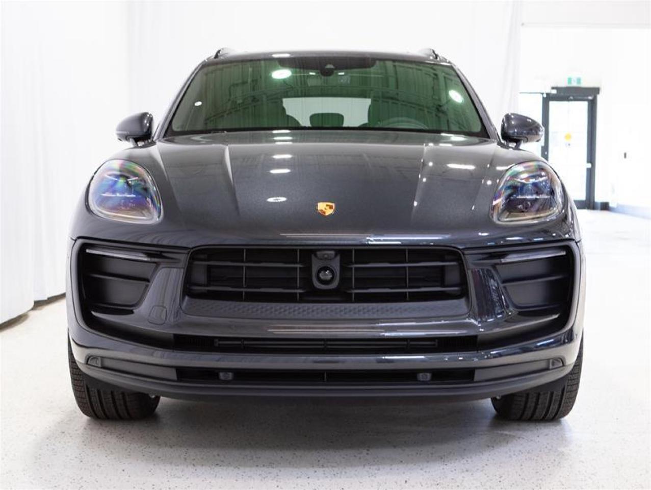 2026 Porsche Macan AWD Photo