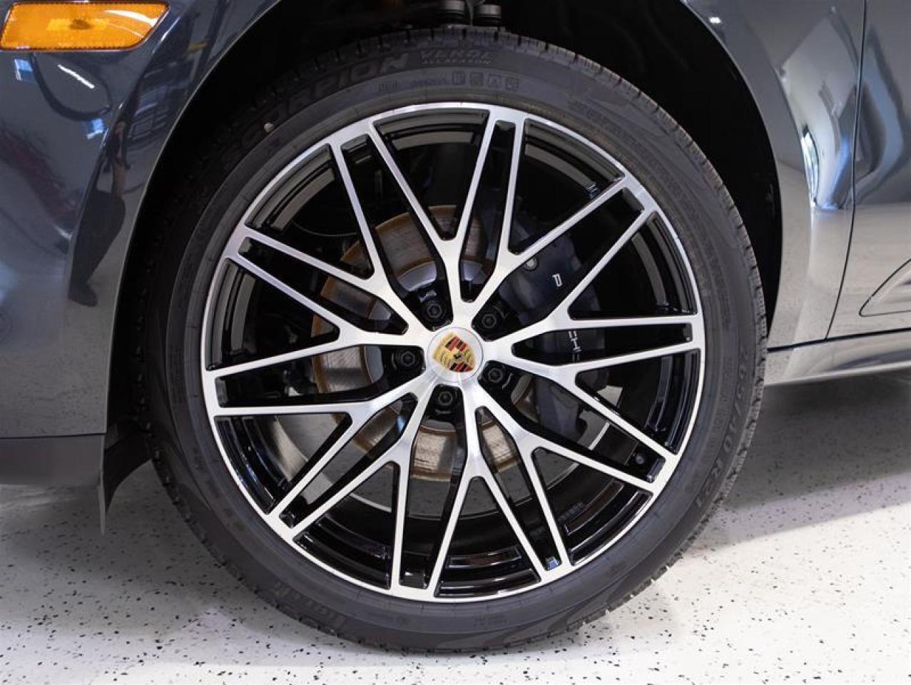 2026 Porsche Macan AWD Photo