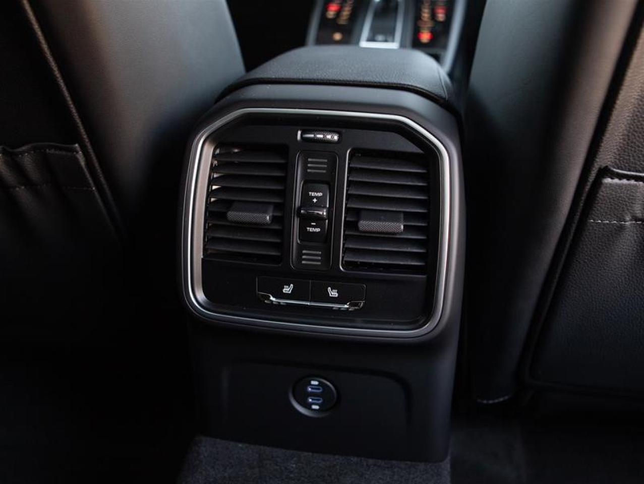 2026 Porsche Macan AWD Photo