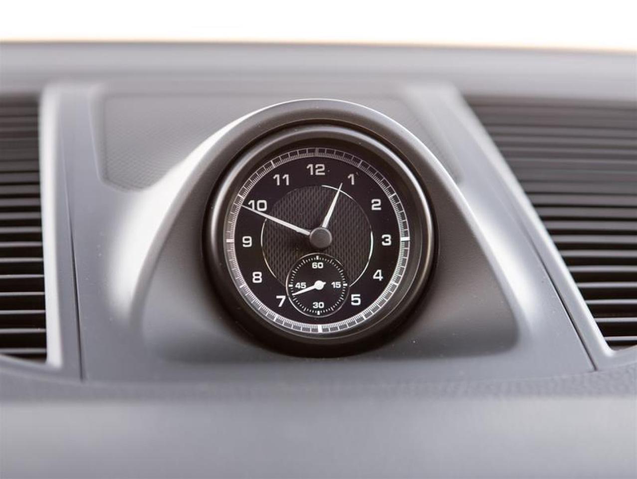 2026 Porsche Macan AWD Photo