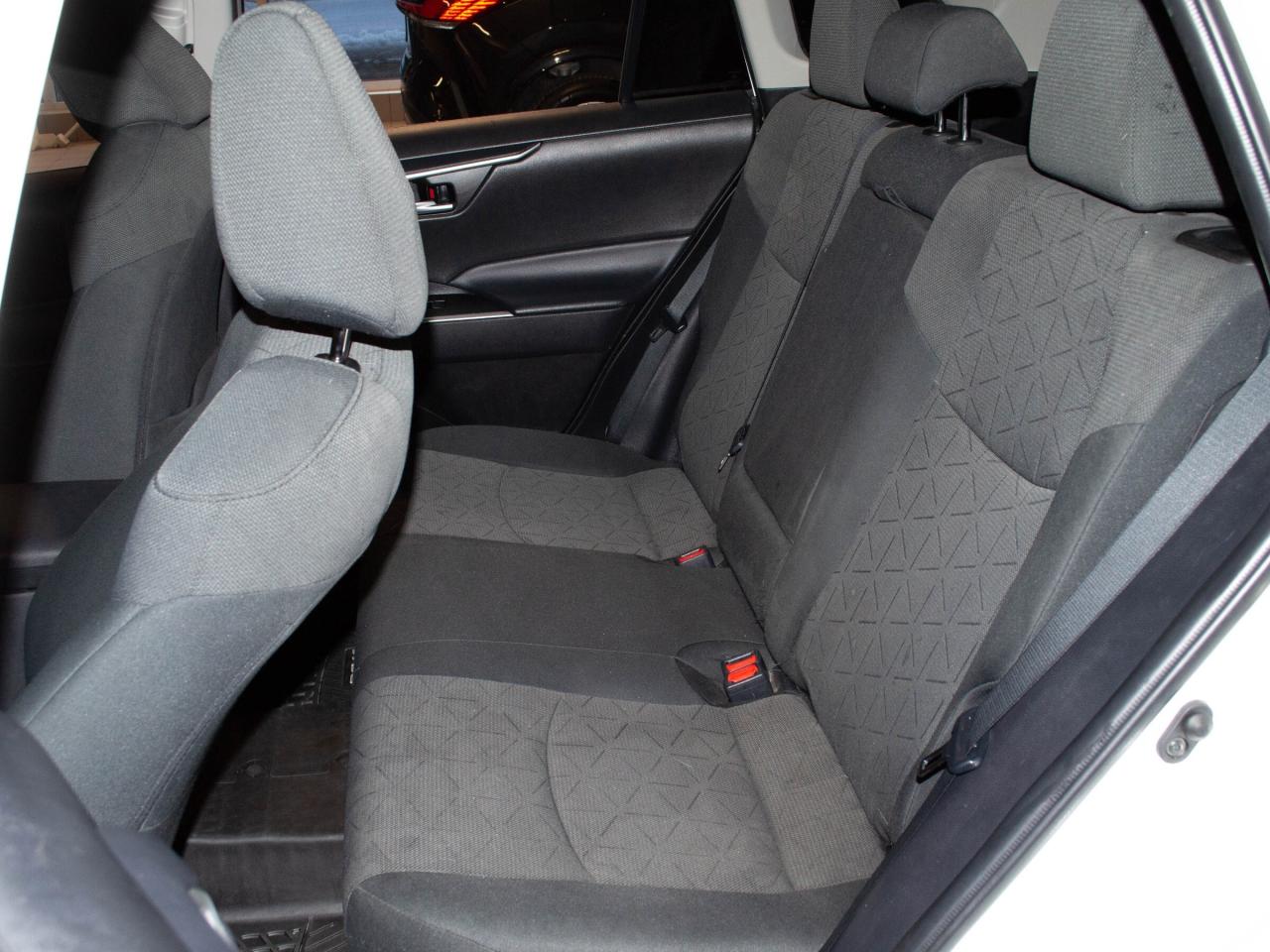 2022 Toyota RAV4 XLE Photo