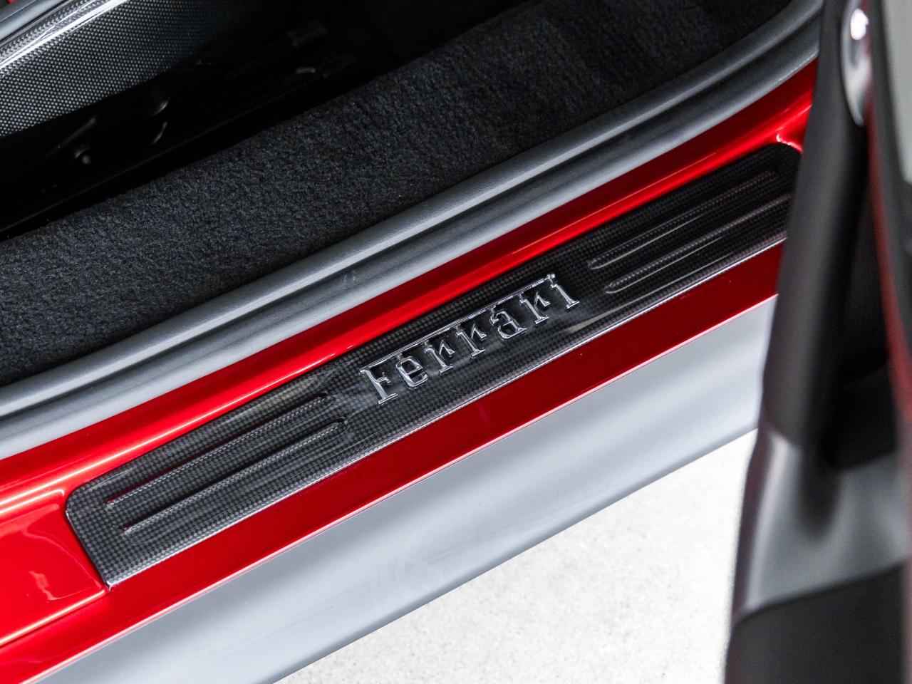 2024 Ferrari SF90 Spider Convertible Photo