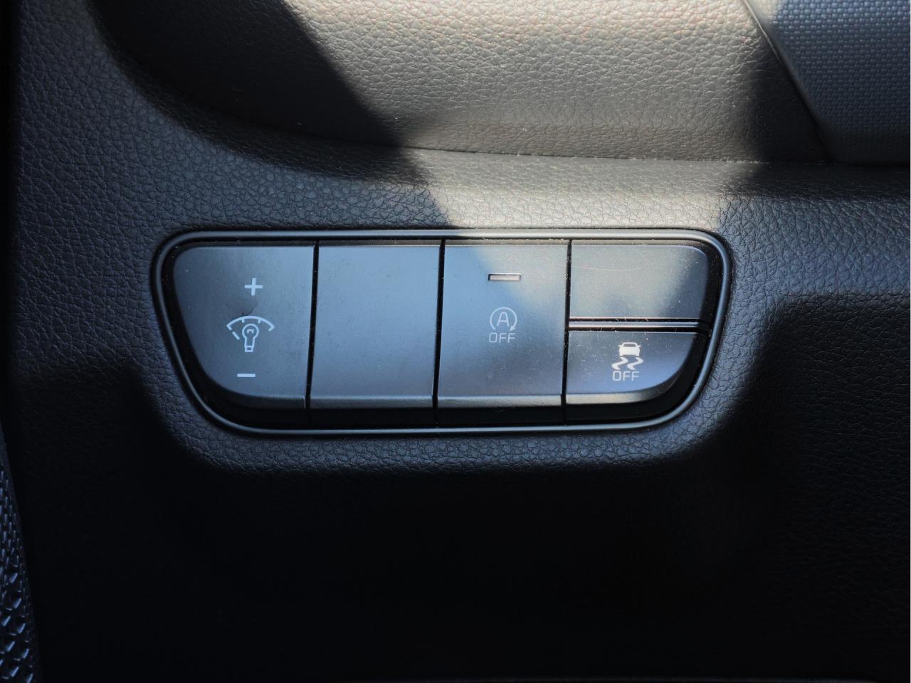 2021 Kia Seltos LX   Blindspot Alert   Heated Seat   Cruise Photo