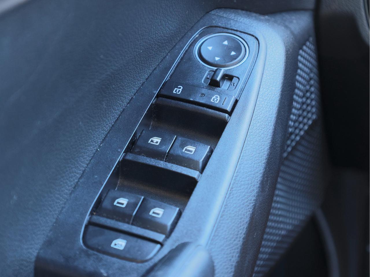 2021 Kia Seltos LX   Blindspot Alert   Heated Seat   Cruise Photo