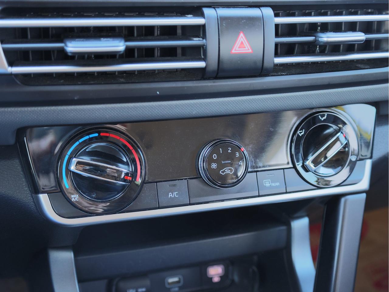 2021 Kia Seltos LX   Blindspot Alert   Heated Seat   Cruise Photo