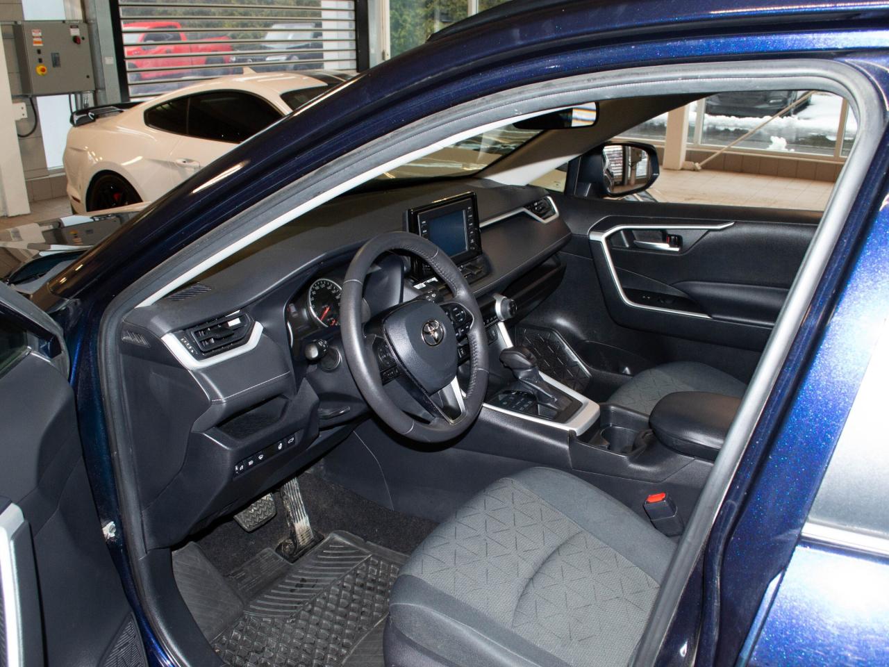 2021 Toyota RAV4 XLE Photo