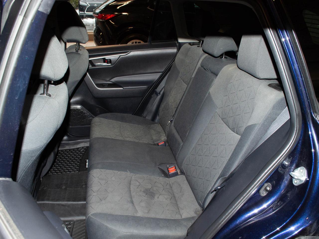 2021 Toyota RAV4 XLE Photo