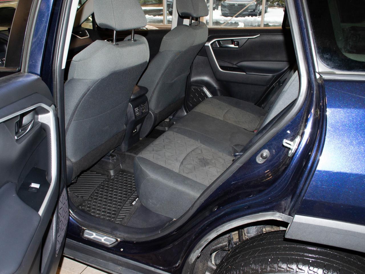 2021 Toyota RAV4 XLE Photo