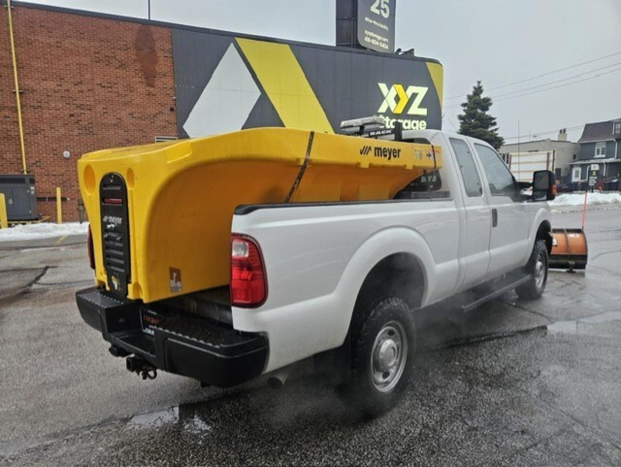 2016 Ford F-250 4WD ARCTIC SNOW PLOW ONLY 80KM-SHORT BOX & SALTER Photo