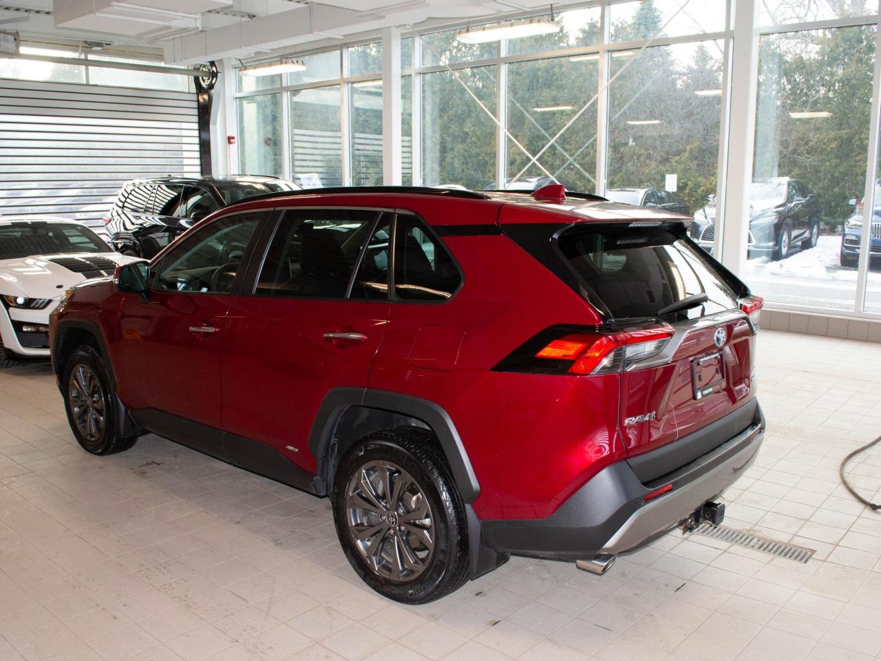 2022 Toyota RAV4 Hybrid Limited Photo