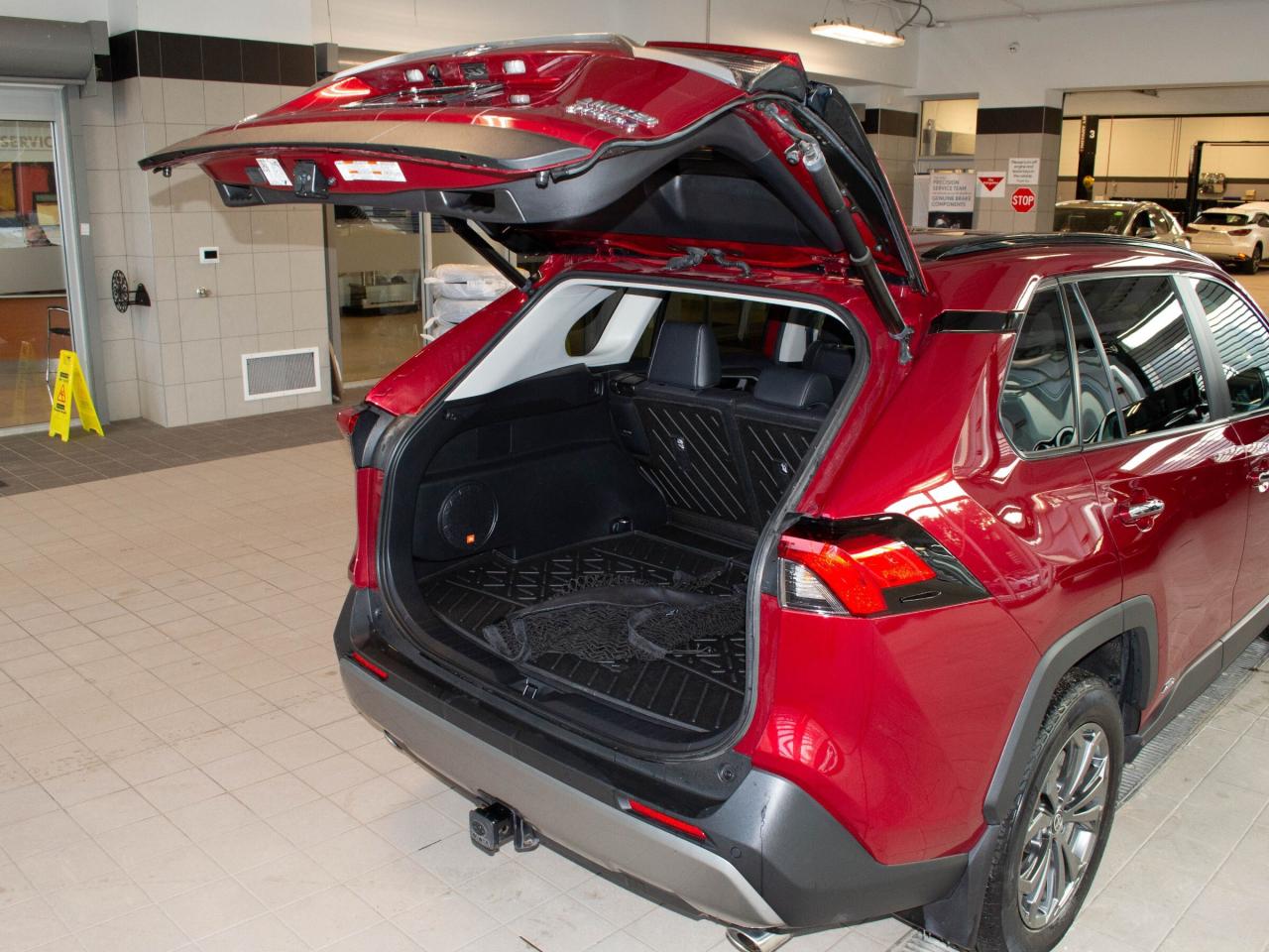 2022 Toyota RAV4 Hybrid Limited Photo