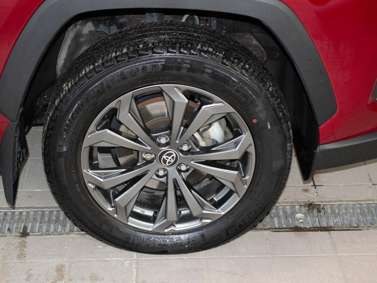 2022 Toyota RAV4 Hybrid Limited Photo