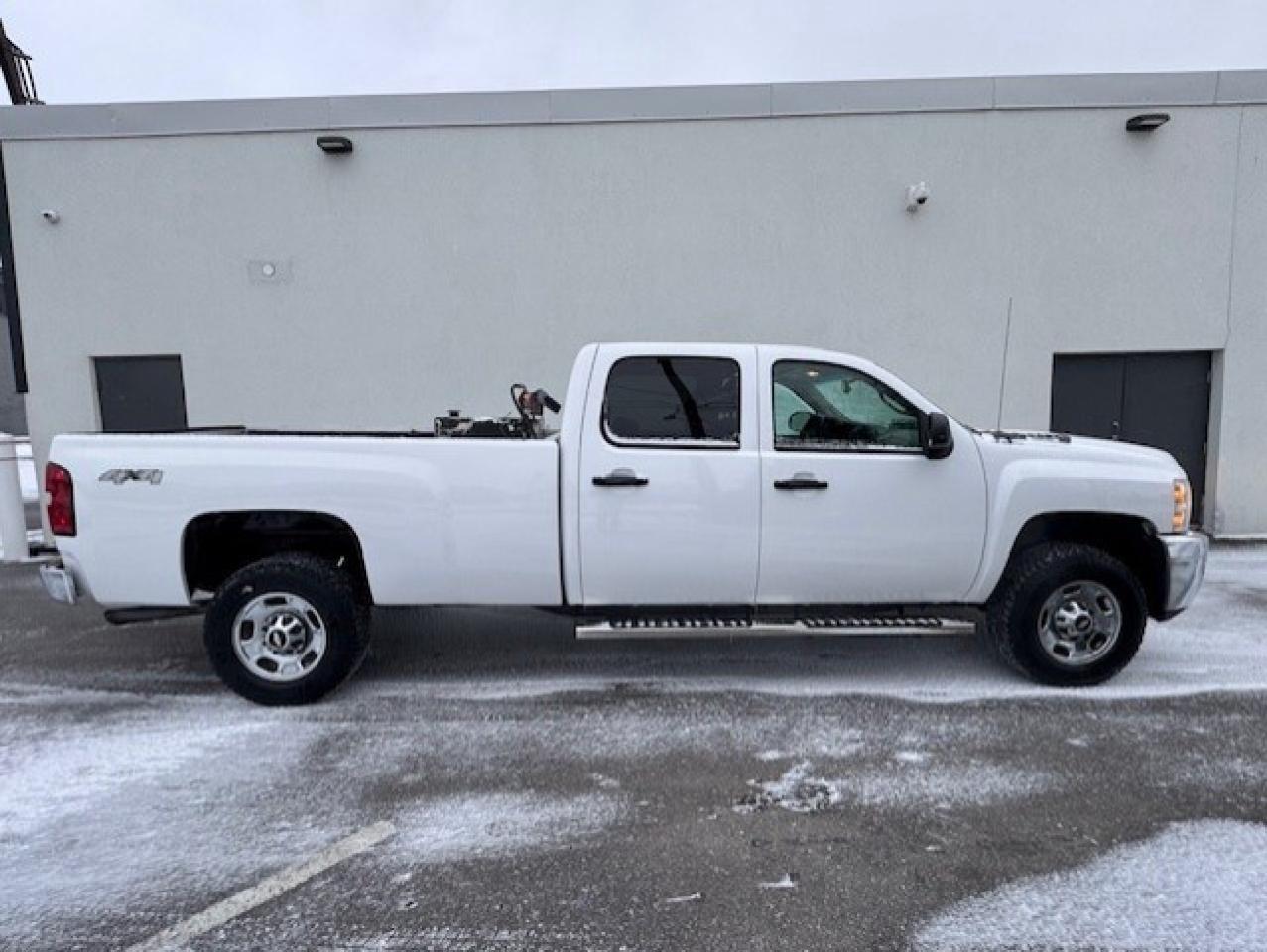 2014 Chevrolet SILVERADO 2500HD 4WD-ARCTIC SNOW PLOW-CREW CAB-LONG BOX-CERTIFIED!! Photo4