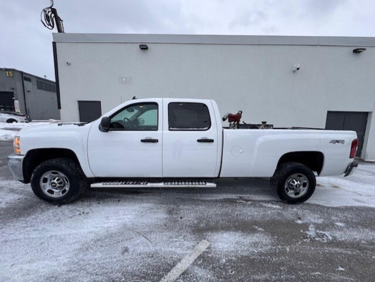 2014 Chevrolet SILVERADO 2500HD 4WD-ARCTIC SNOW PLOW-CREW CAB-LONG BOX-CERTIFIED!! Photo