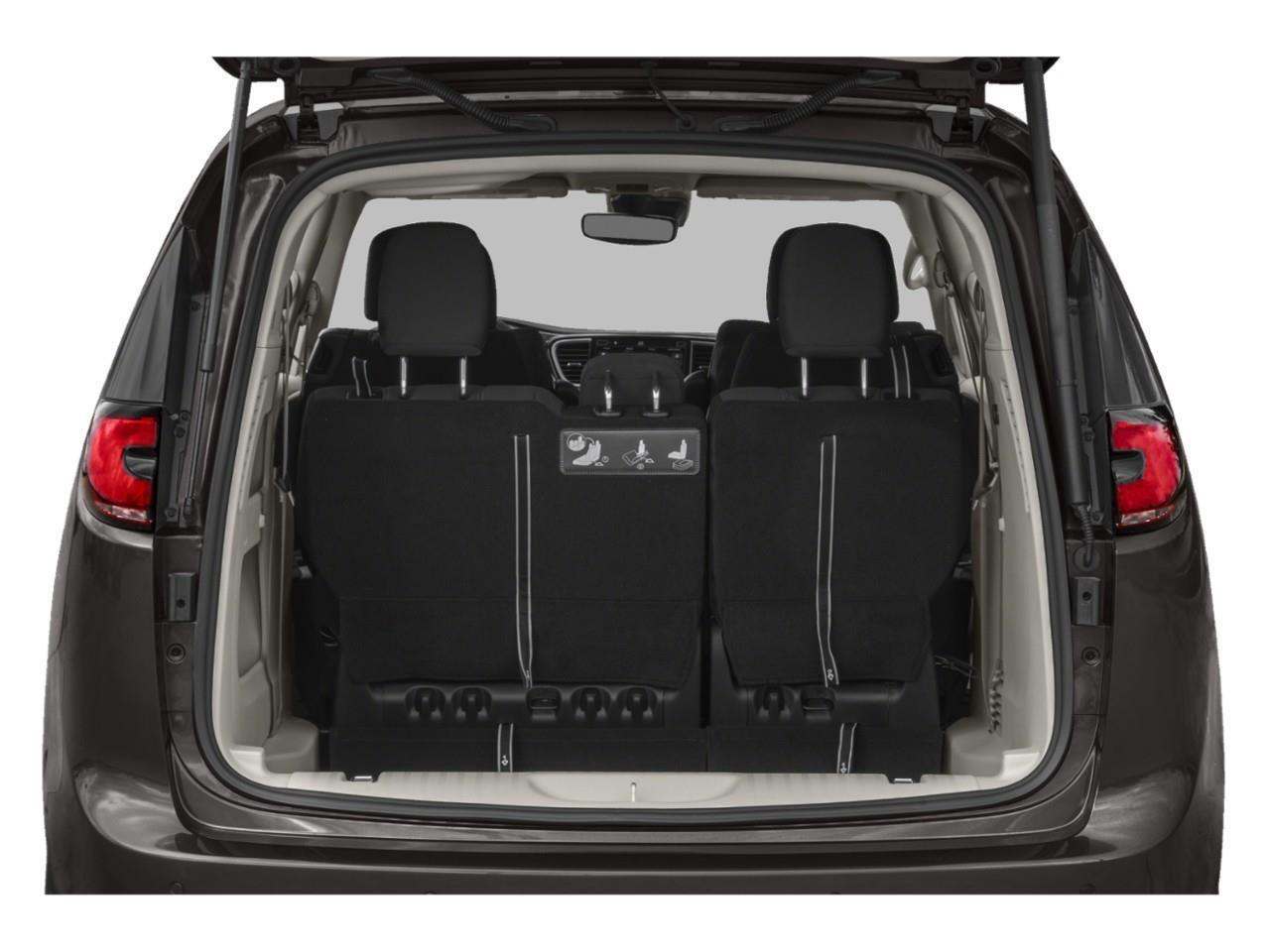 2022 Chrysler Pacifica Touring Photo