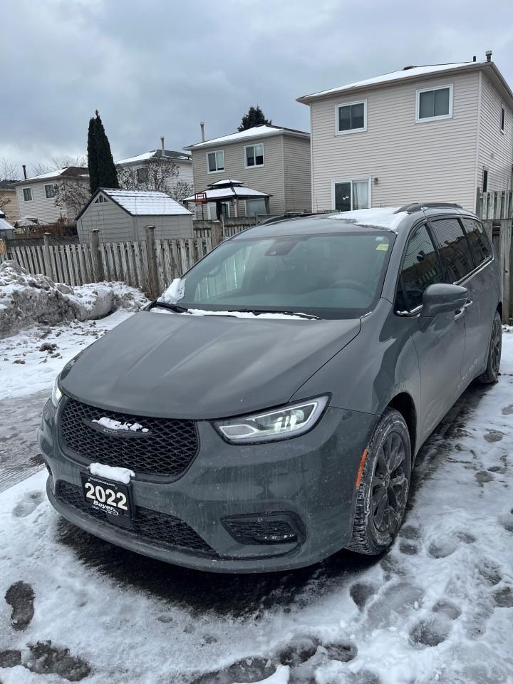 2022 Chrysler Pacifica Touring Photo0