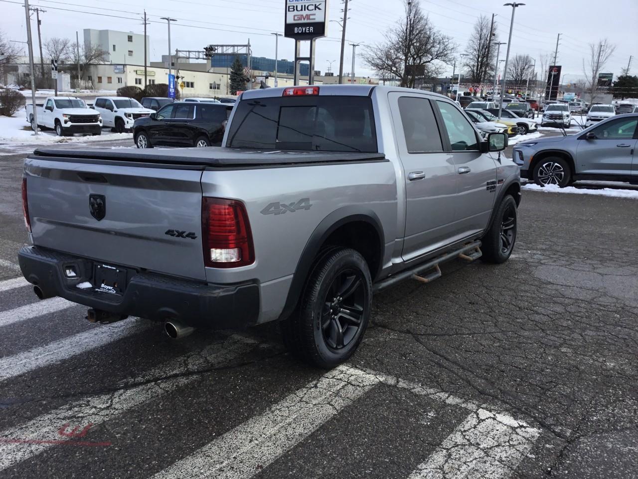 2019 RAM 1500 Classic SLT Photo4