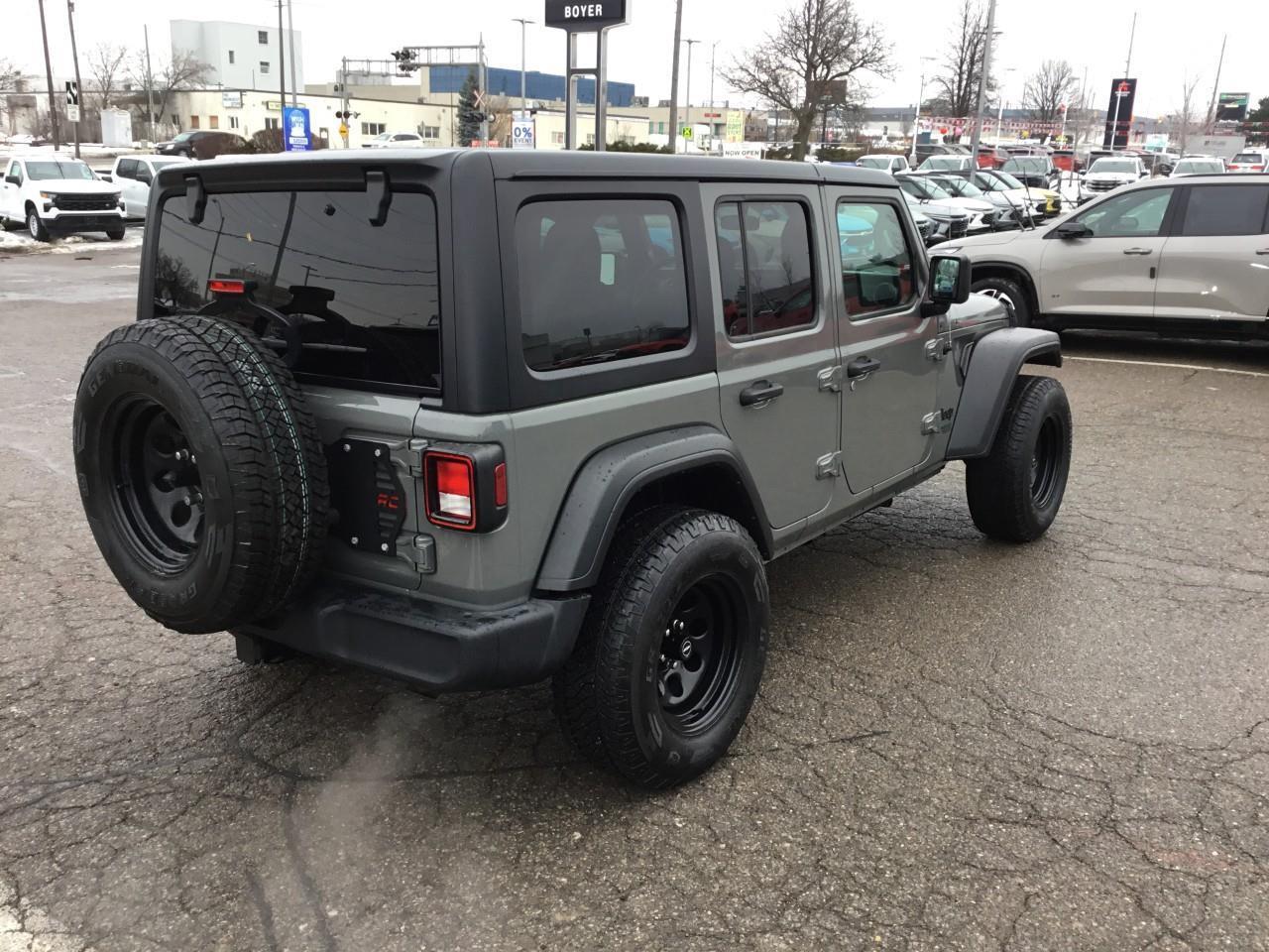 2021 Jeep WRANGLER UNLIMITED Sport Photo4