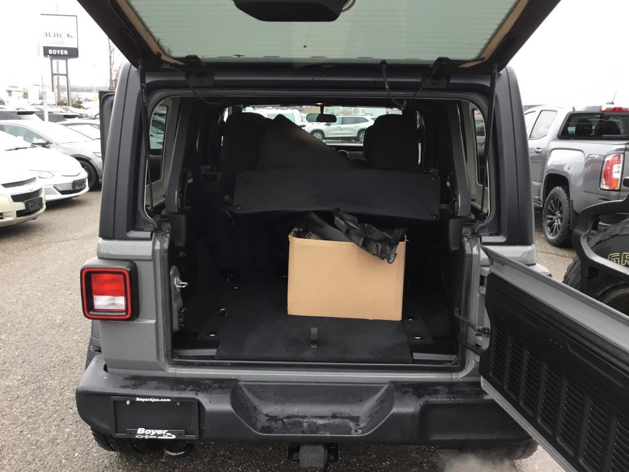 2021 Jeep WRANGLER UNLIMITED Sport Photo