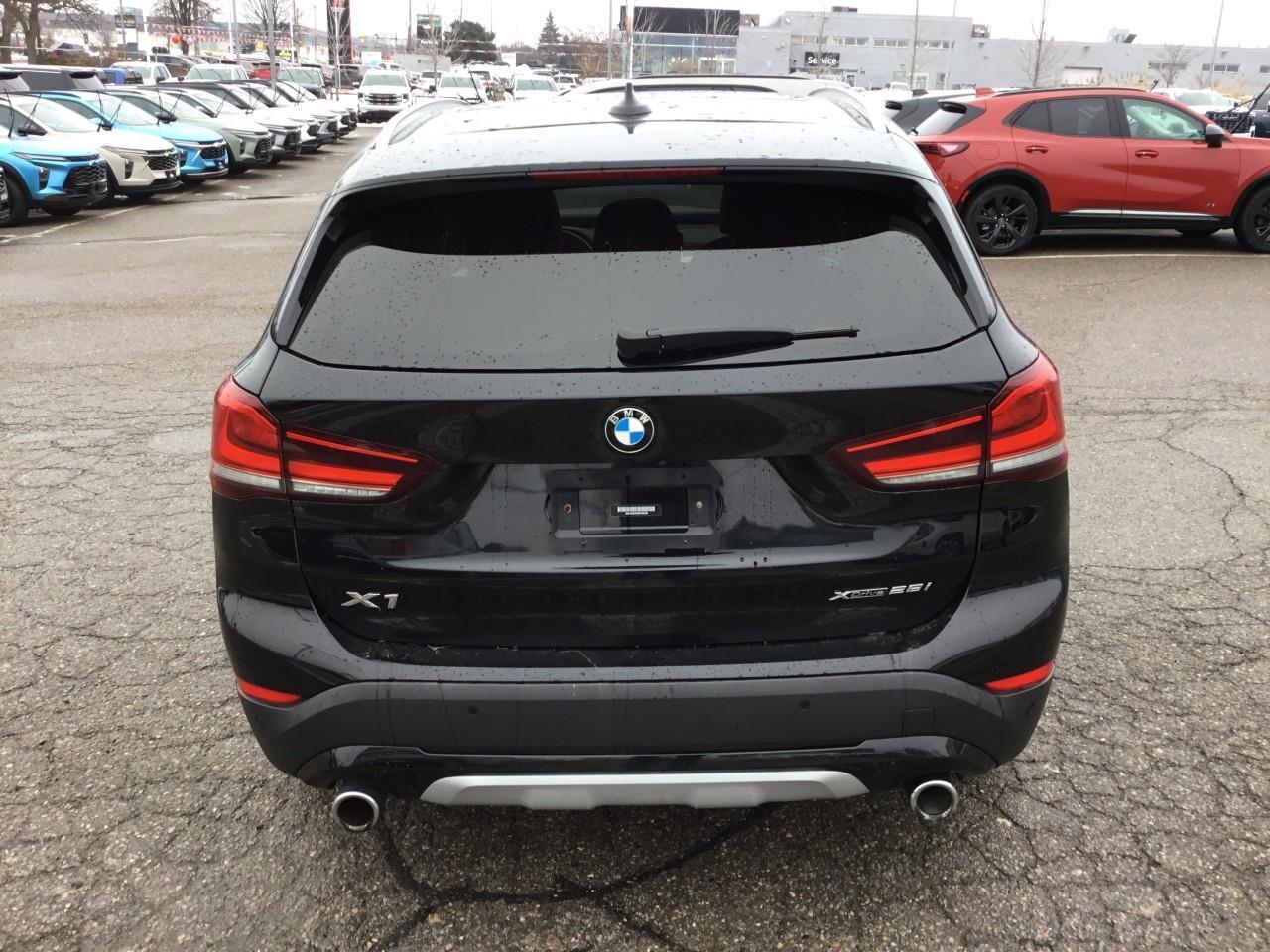 2021 BMW X1  Photo3