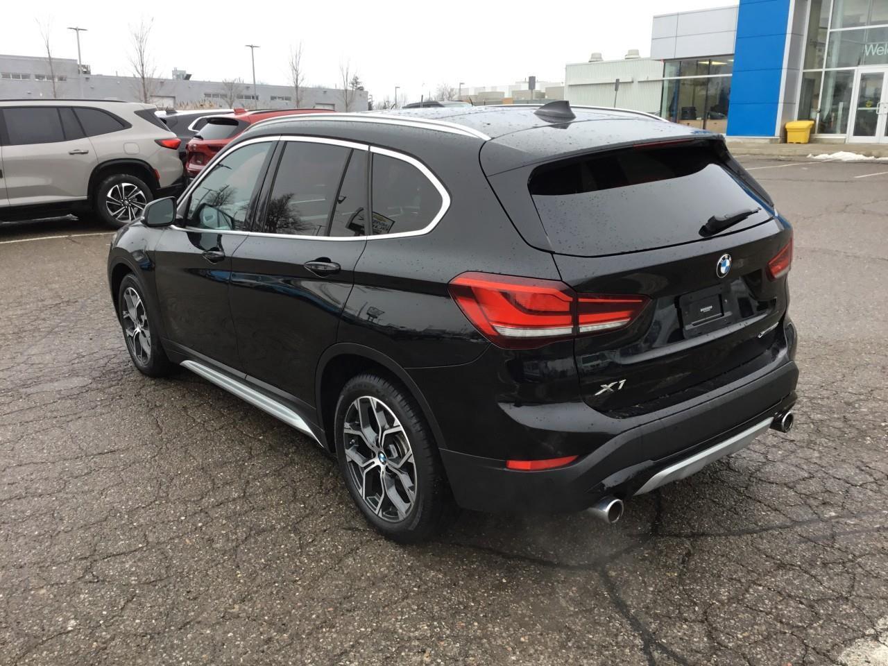 2021 BMW X1  Photo2
