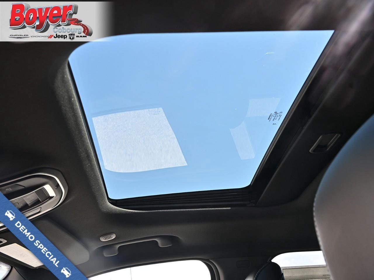 2025 Jeep Grand Cherokee Laredo Photo