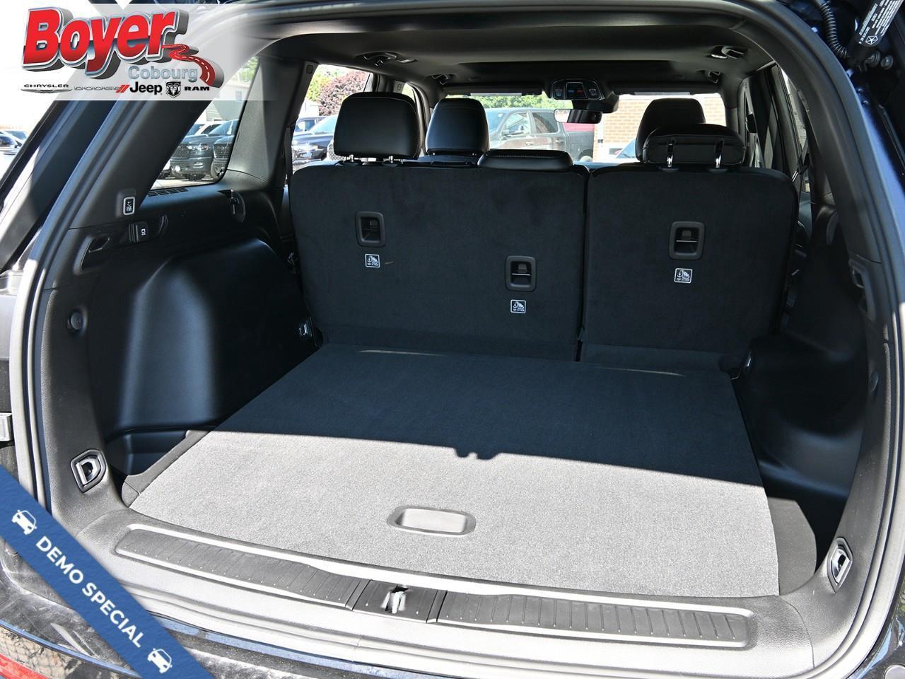 2025 Jeep Grand Cherokee Laredo Photo