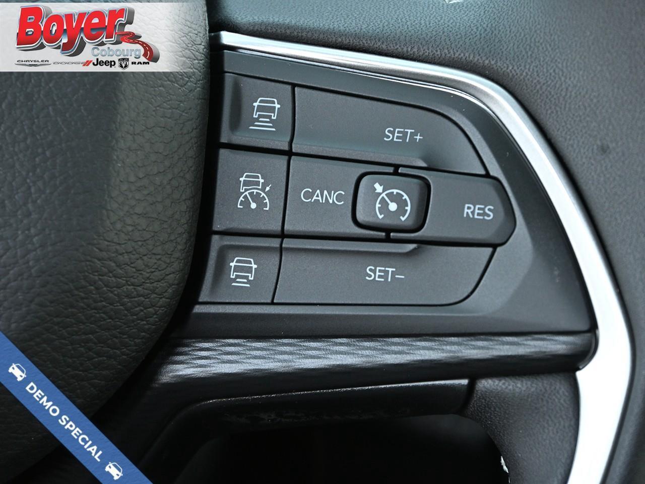 2025 Jeep Grand Cherokee Laredo Photo