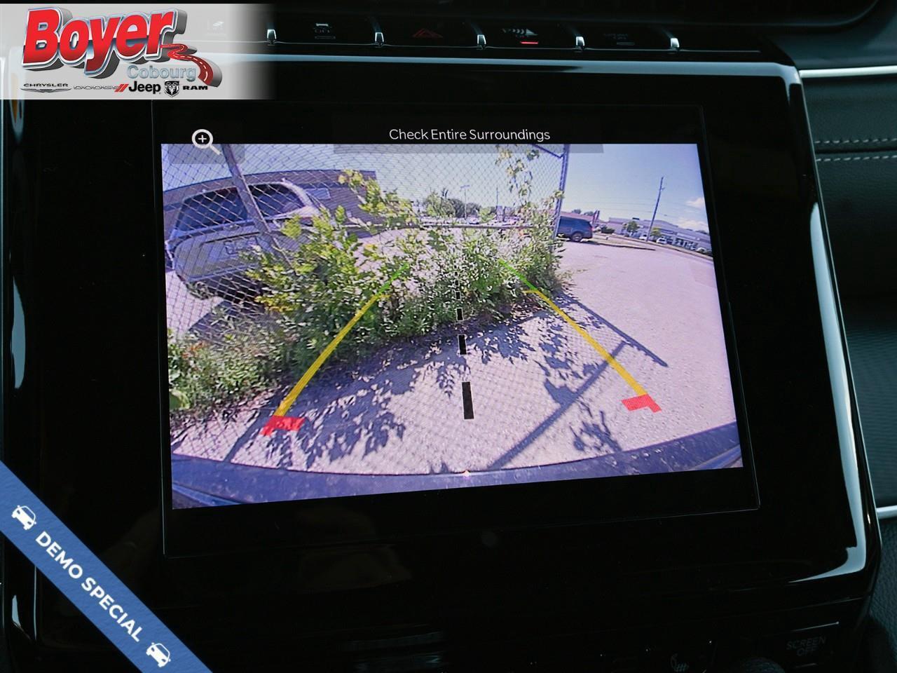 2025 Jeep Grand Cherokee Laredo Photo