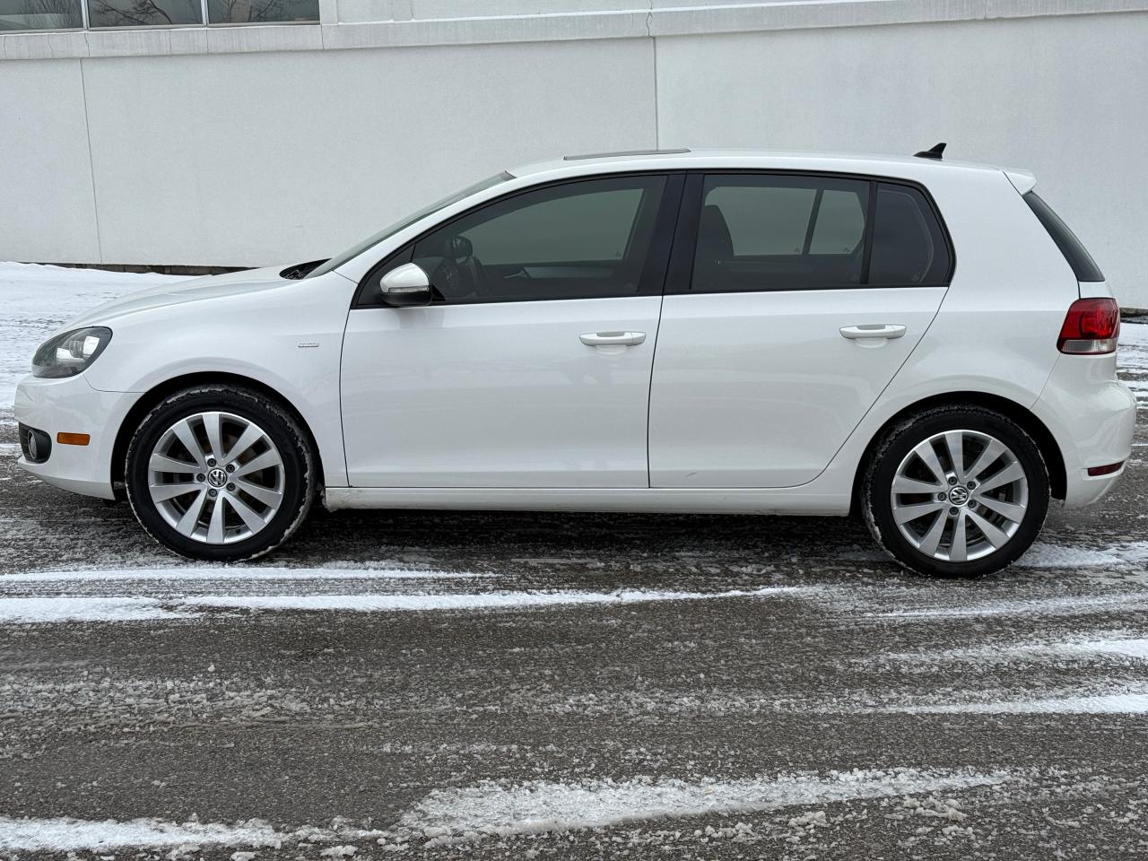 2013 Volkswagen Golf wolfsburg edition Photo