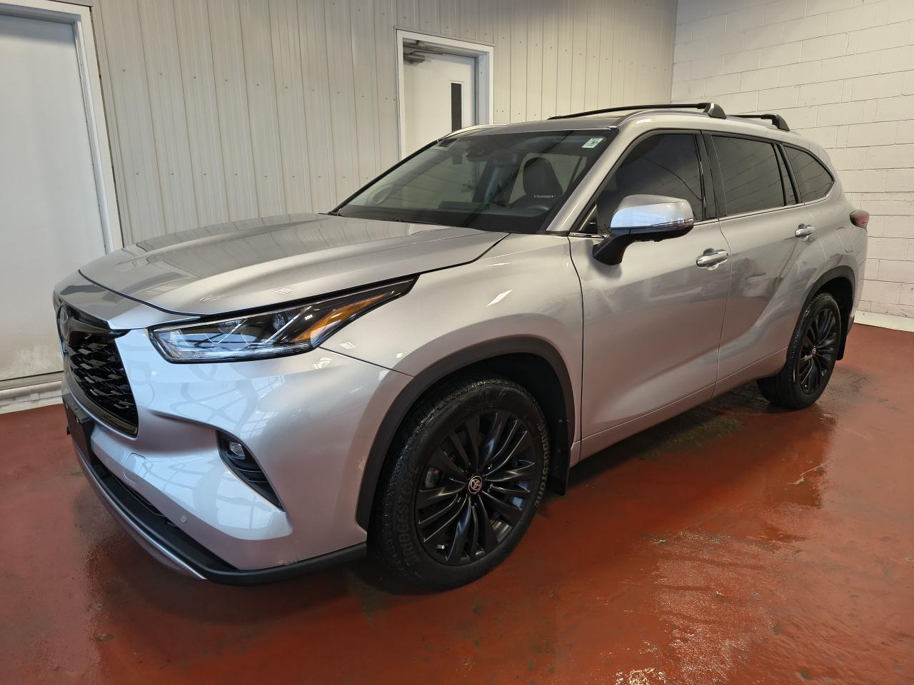 2023 Toyota Highlander PLATINUM AWD Photo0