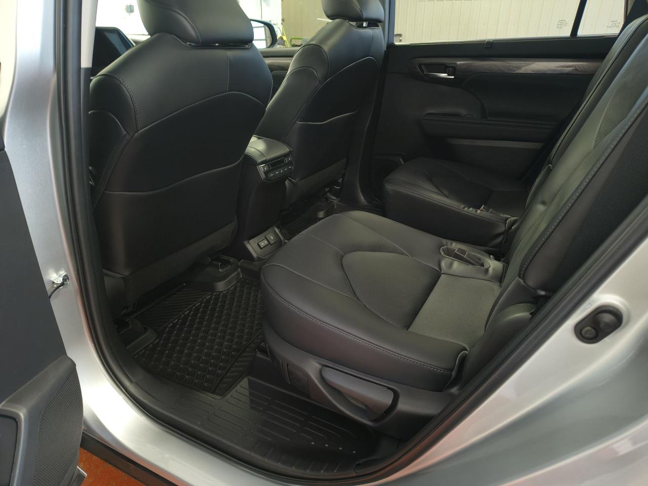 2023 Toyota Highlander PLATINUM AWD Photo0