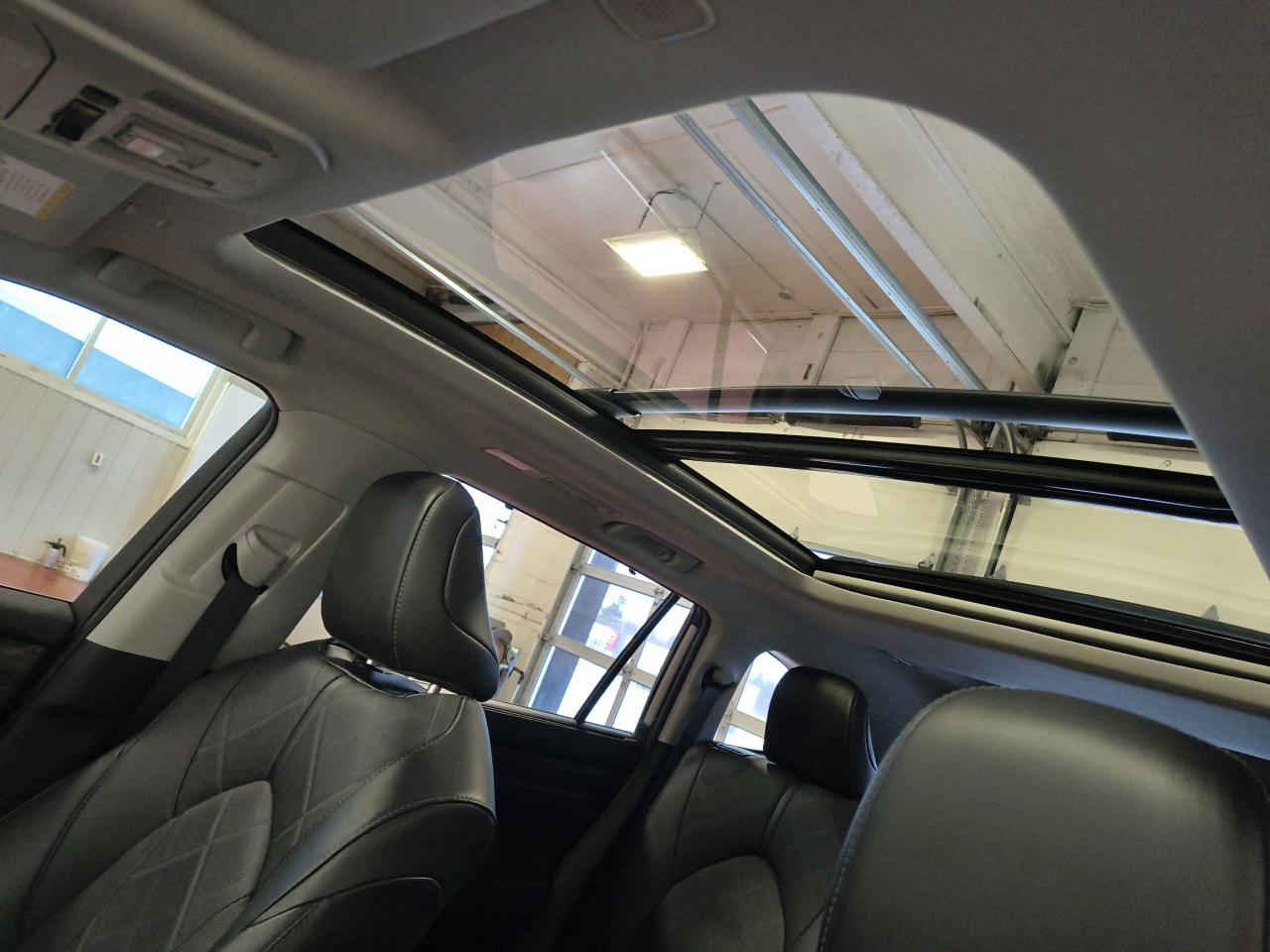 2023 Toyota Highlander PLATINUM AWD Photo0